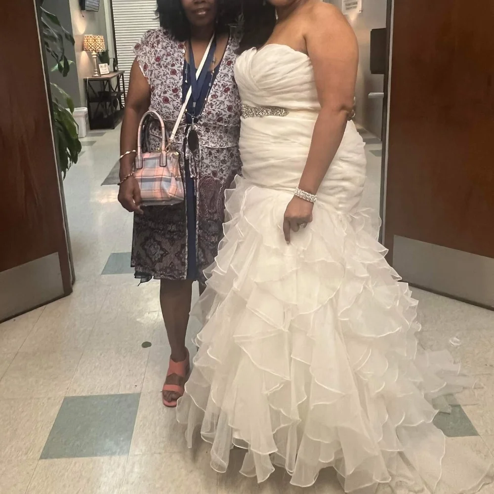 Wedding Dess - Picture 6 of 7